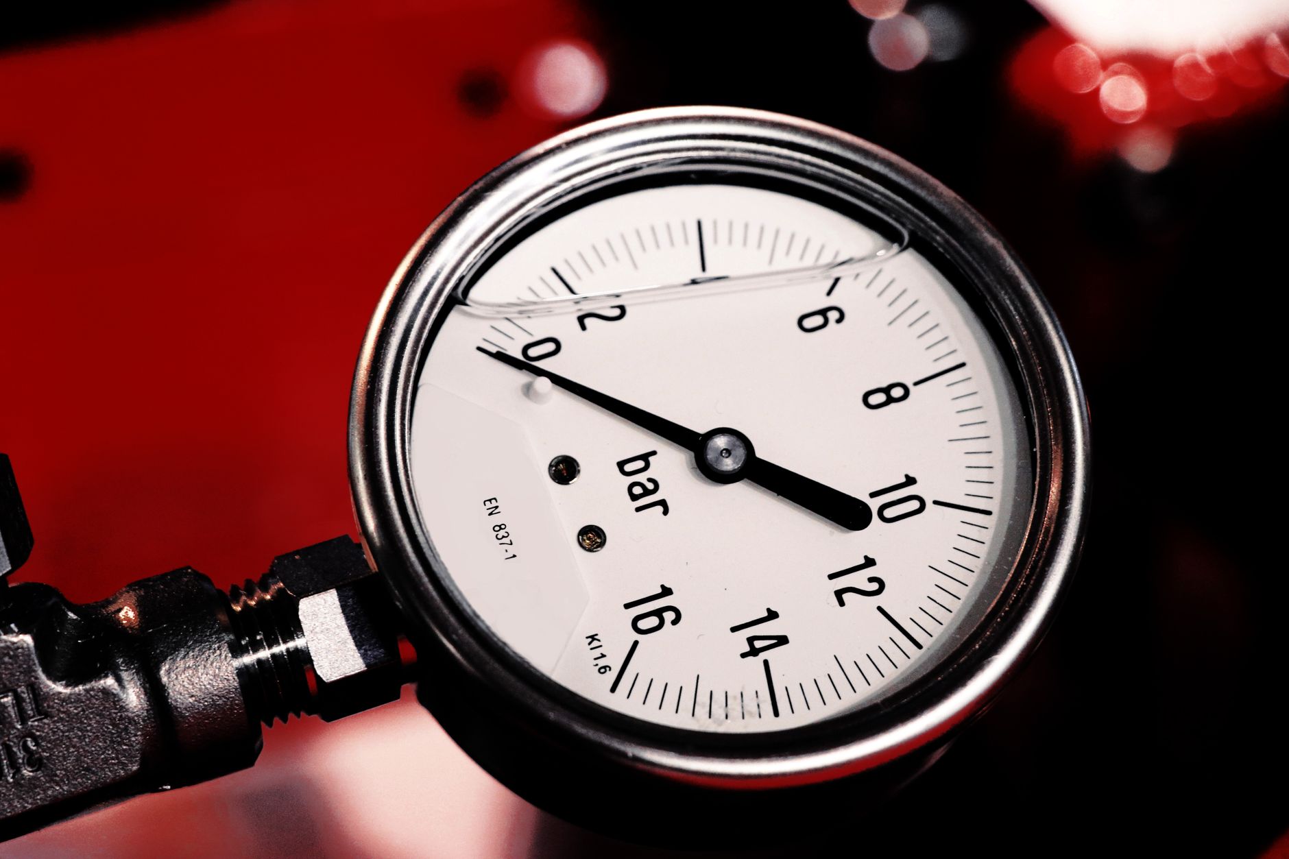 white gauge