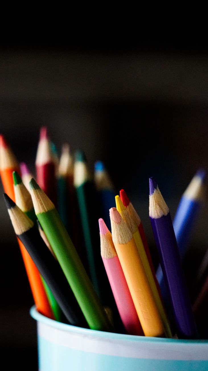 close up of a bunch o colored pencils